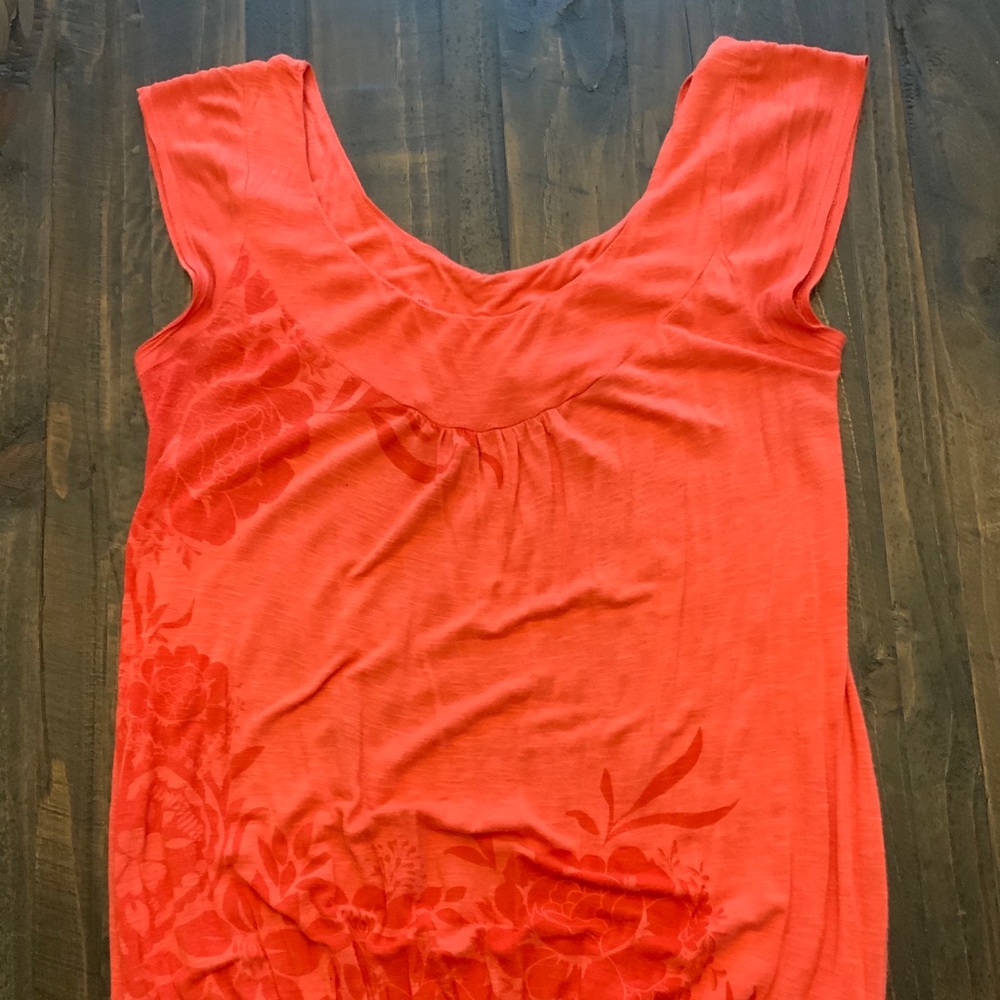 Windsor brand sleeveless/cap sleeve shirt- coral